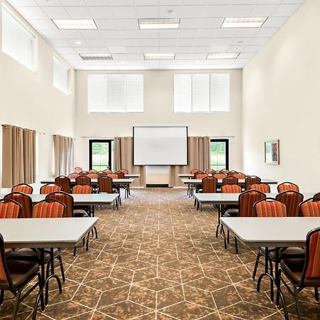 Best Western Palmyra Inn & Suites Екстериор снимка