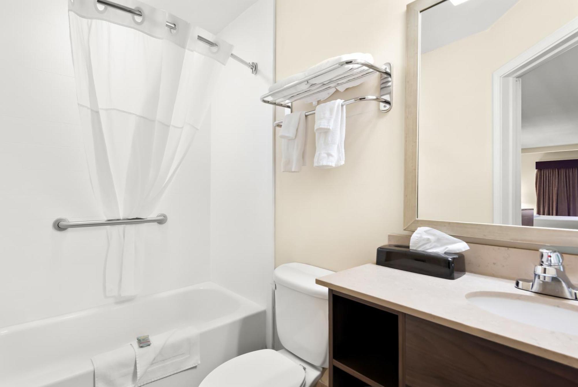 Best Western Palmyra Inn & Suites Екстериор снимка